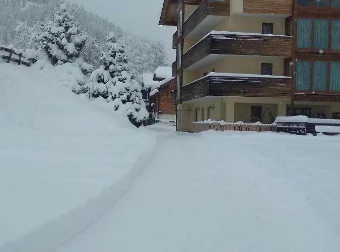 Апартаменти Rosies Family *