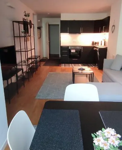 Апартаменти Rosies Family