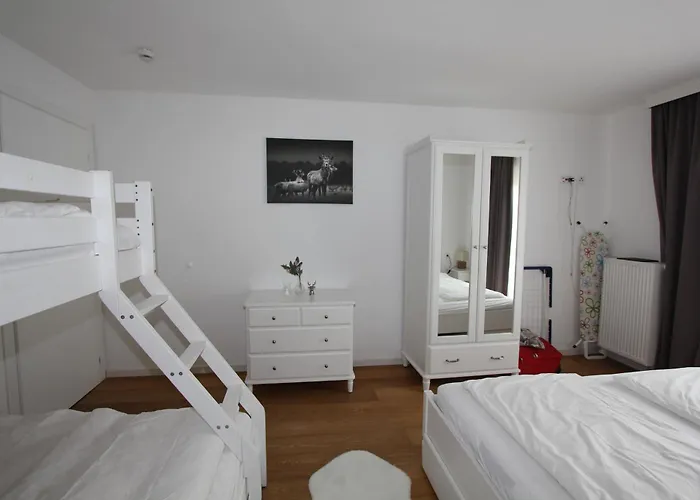 Апартаменти Rosies Family